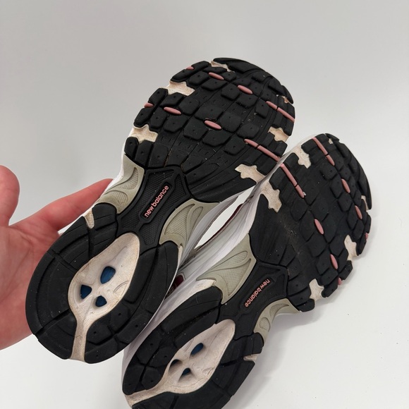 New Balance 530 Pink and White Chunky Sneakers - Picture 8 of 11